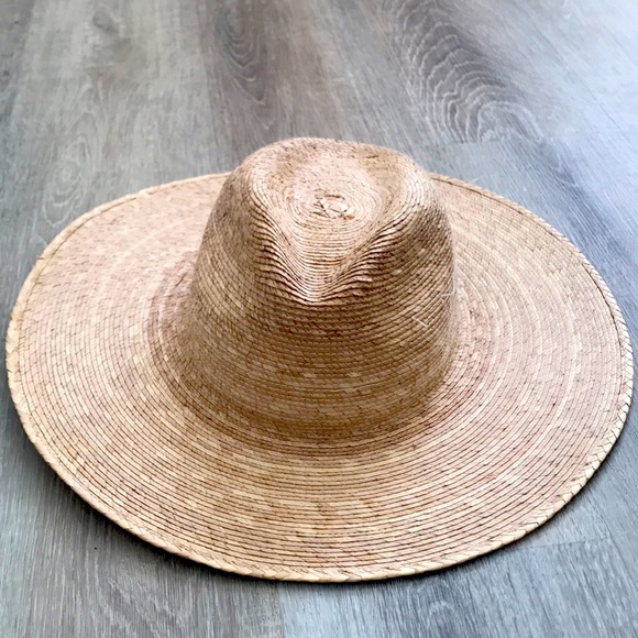 Straw hat - Picture 1 of 4